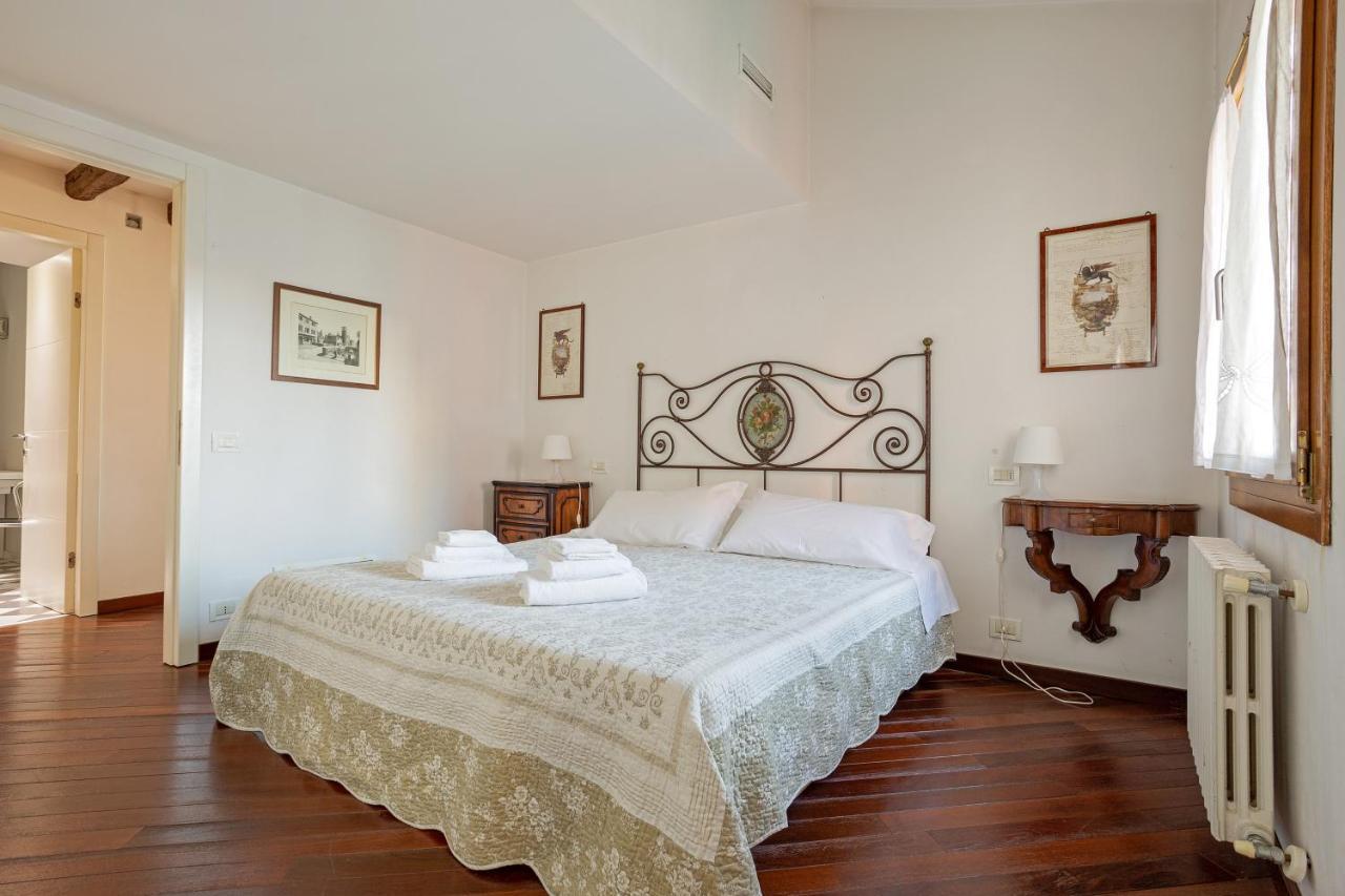 Rialto Canal View Apartment Venice Exterior photo